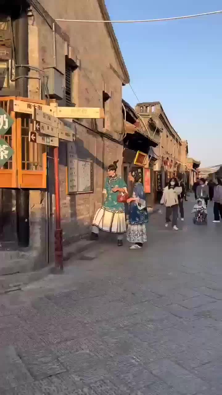 轻松一刻：本人要学历有病历，要智商有痔疮