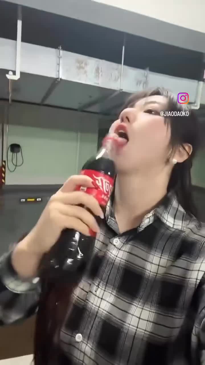 轻松一刻：过年了，吃点好的解解馋