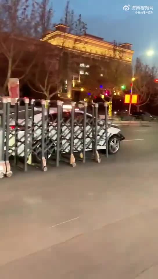 轻松一刻：过年放长假，过小年不得放个小长假么？