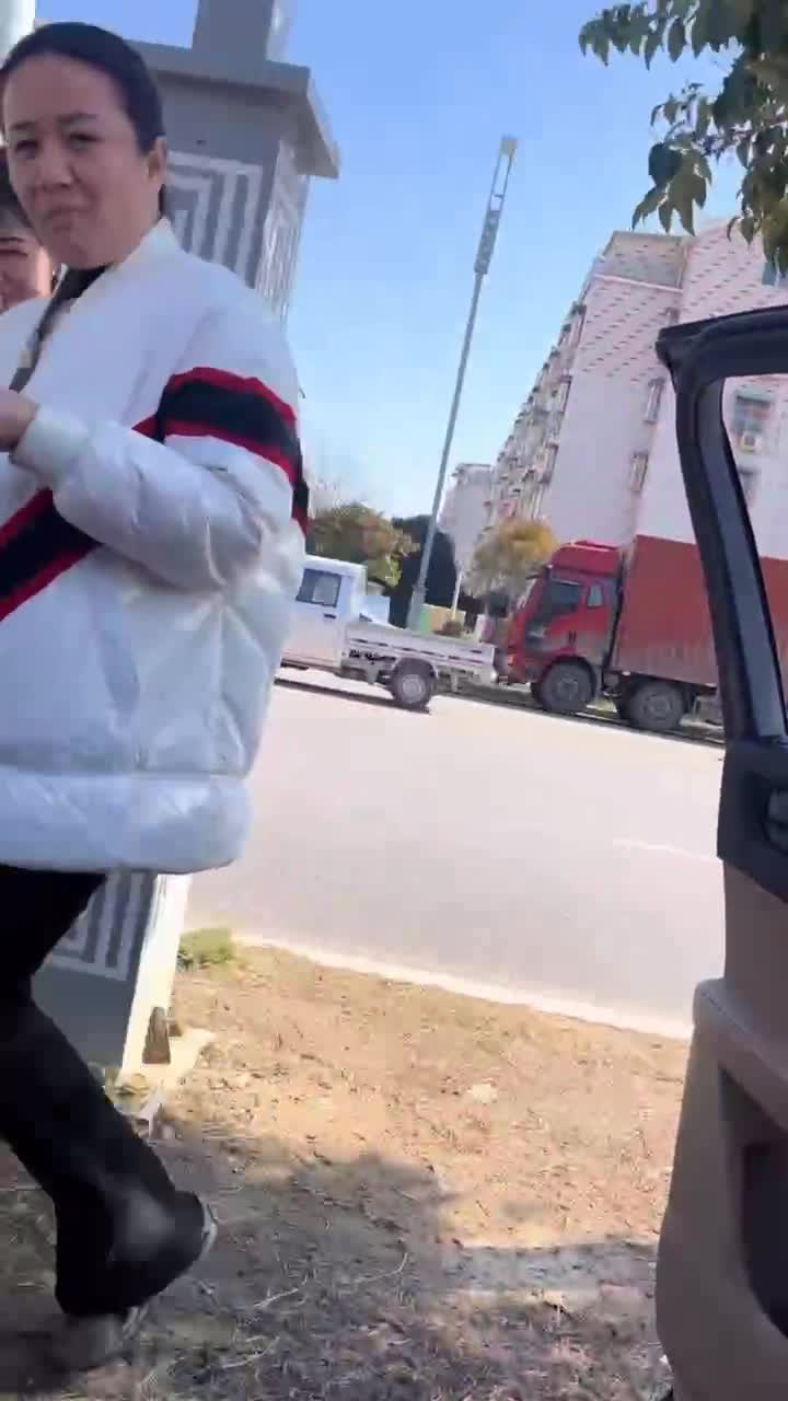轻松一刻：多吃点吧！吃胖了显得善良