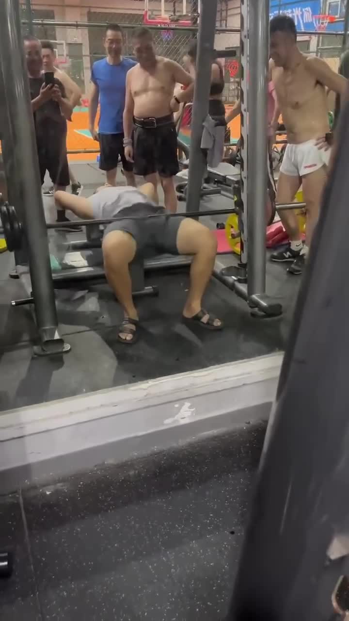 轻松一刻：别说！这家店服务还真挺别致的！