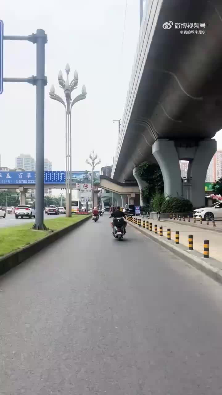 轻松一刻：是金子总会发光，是吧铁子？