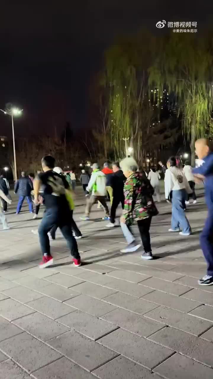 轻松一刻：你们幸福吧，别真发财了就行！