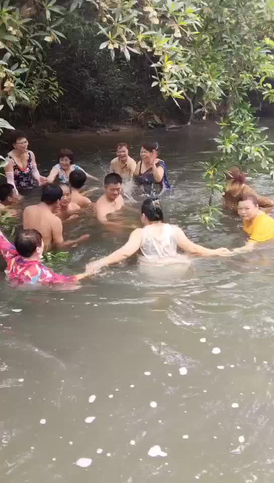 轻松一刻：活着全靠命硬，快乐全靠意淫