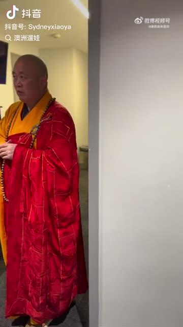 轻松一刻：我在寺庙许的愿，全让和尚实现了！