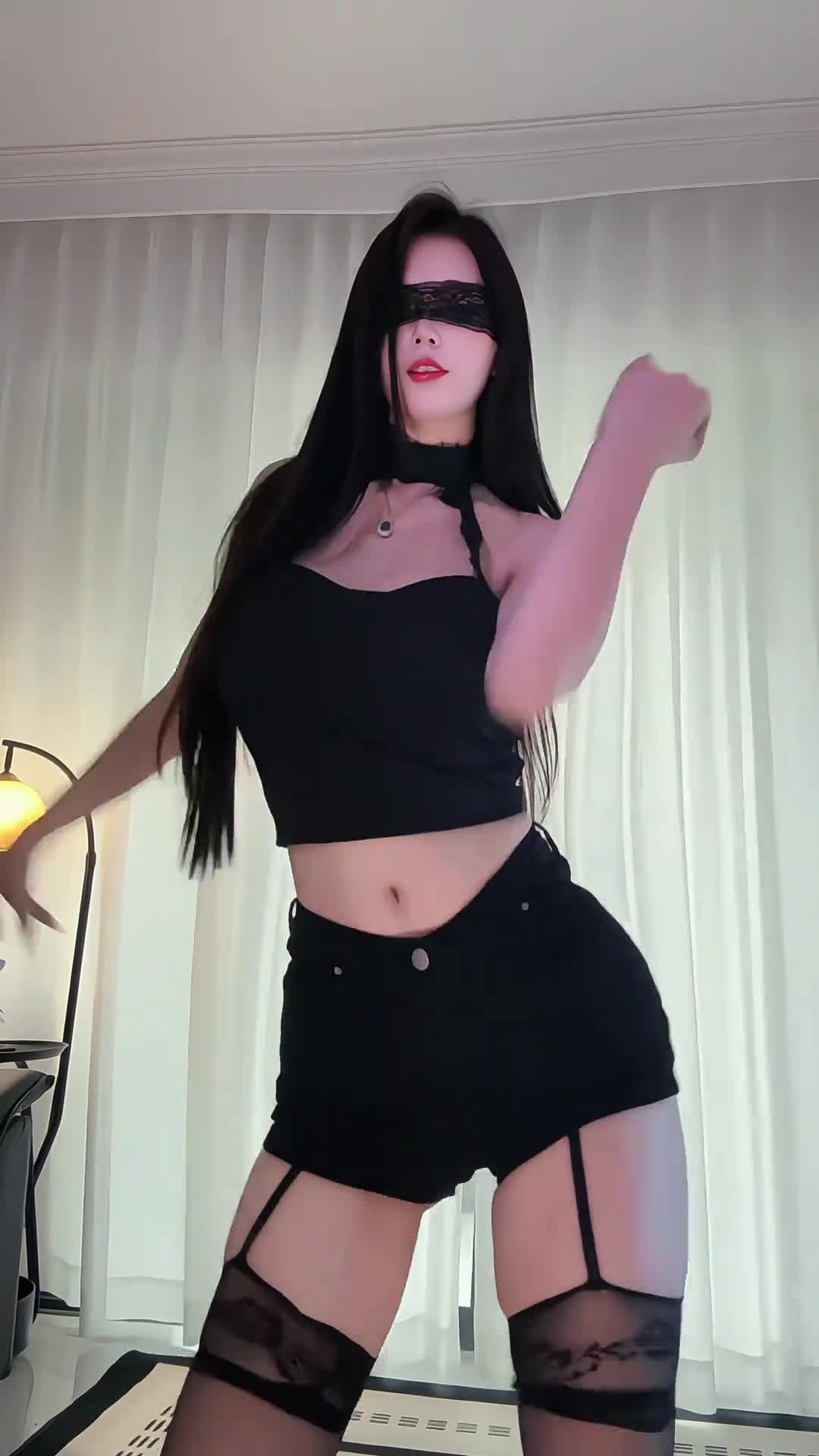 轻松一秒：怪不得这几家店能开在一条街上