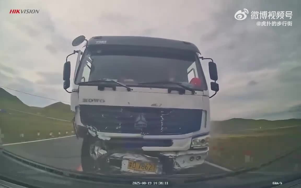 轻松一刻：这可真是一手好牌啊！