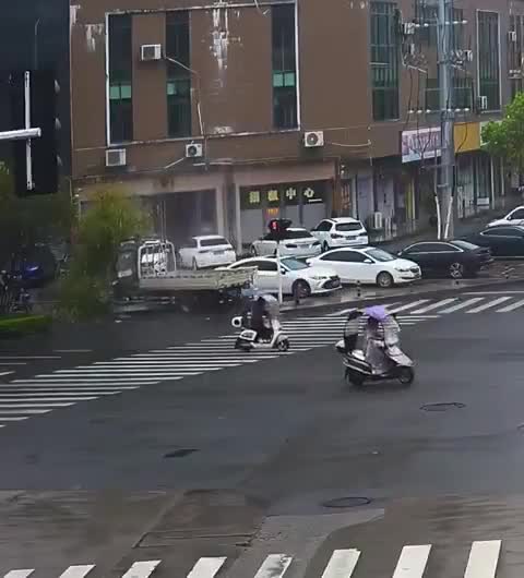 轻松一刻：经常去洗脚，可以变聪明