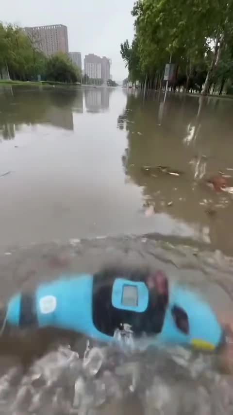 轻松一刻：这就是天选之子吧，都冒烟了