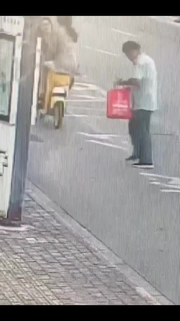 轻松一刻：这就是天选之子吧，都冒烟了