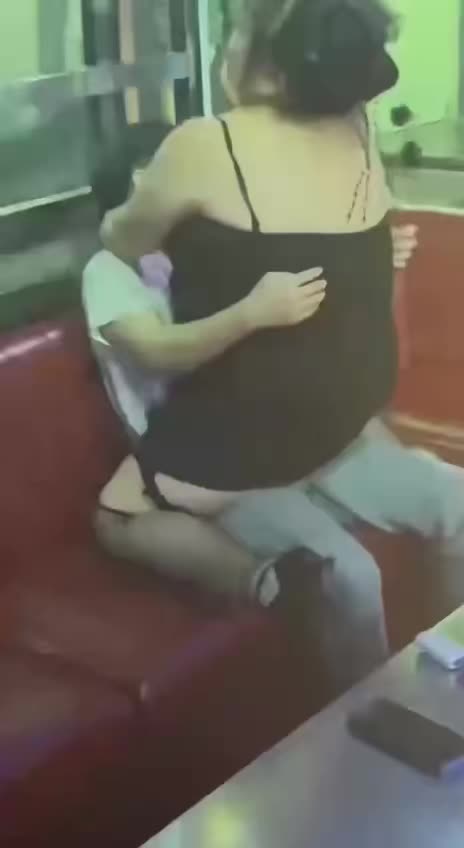 轻松一刻：有钱人终成眷属，没钱人亲眼目睹