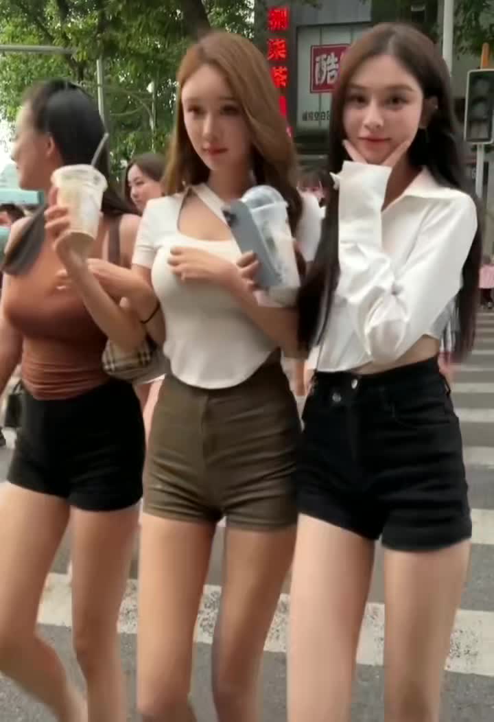 轻松一刻：不管你是谁，赶紧从贾老板身上下来