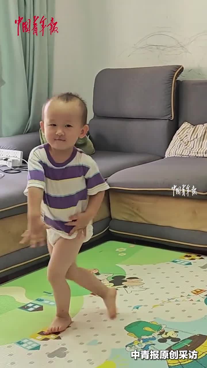 轻松一刻：第一次开车，扎啤杯亮了是啥意思？