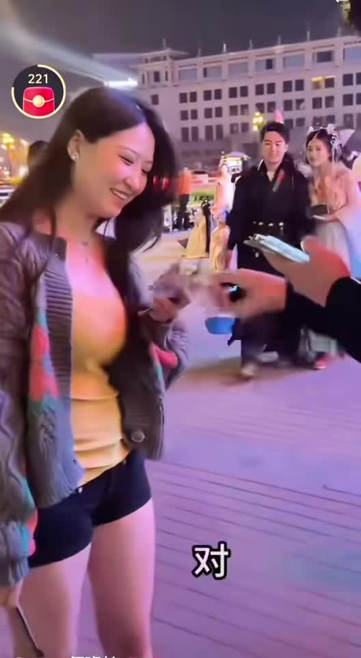 轻松一刻：店名起的好，客人少不了