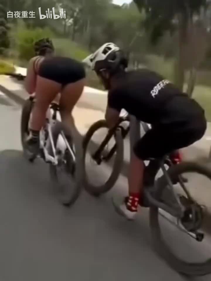 轻松一刻：店名起的好，客人少不了