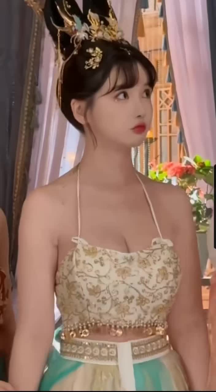 轻松一刻：KTV遇到她，该怎么办？