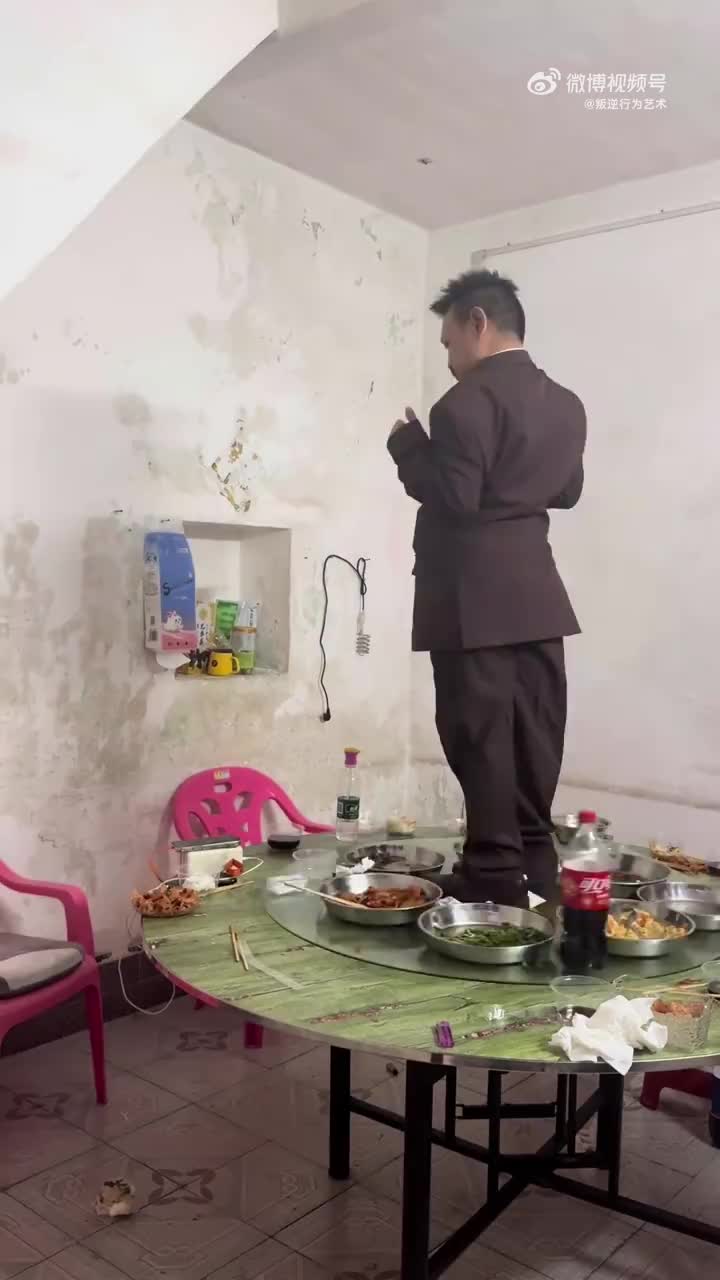 轻松一刻：有没有需要代照顾媳妇的？全国接单！