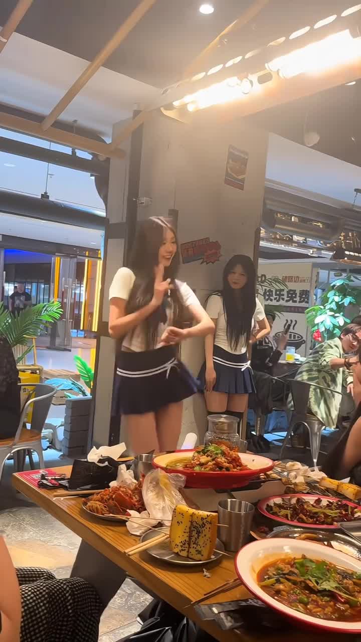 轻松一刻：这种奇特的驾驶技术，真是第一次见