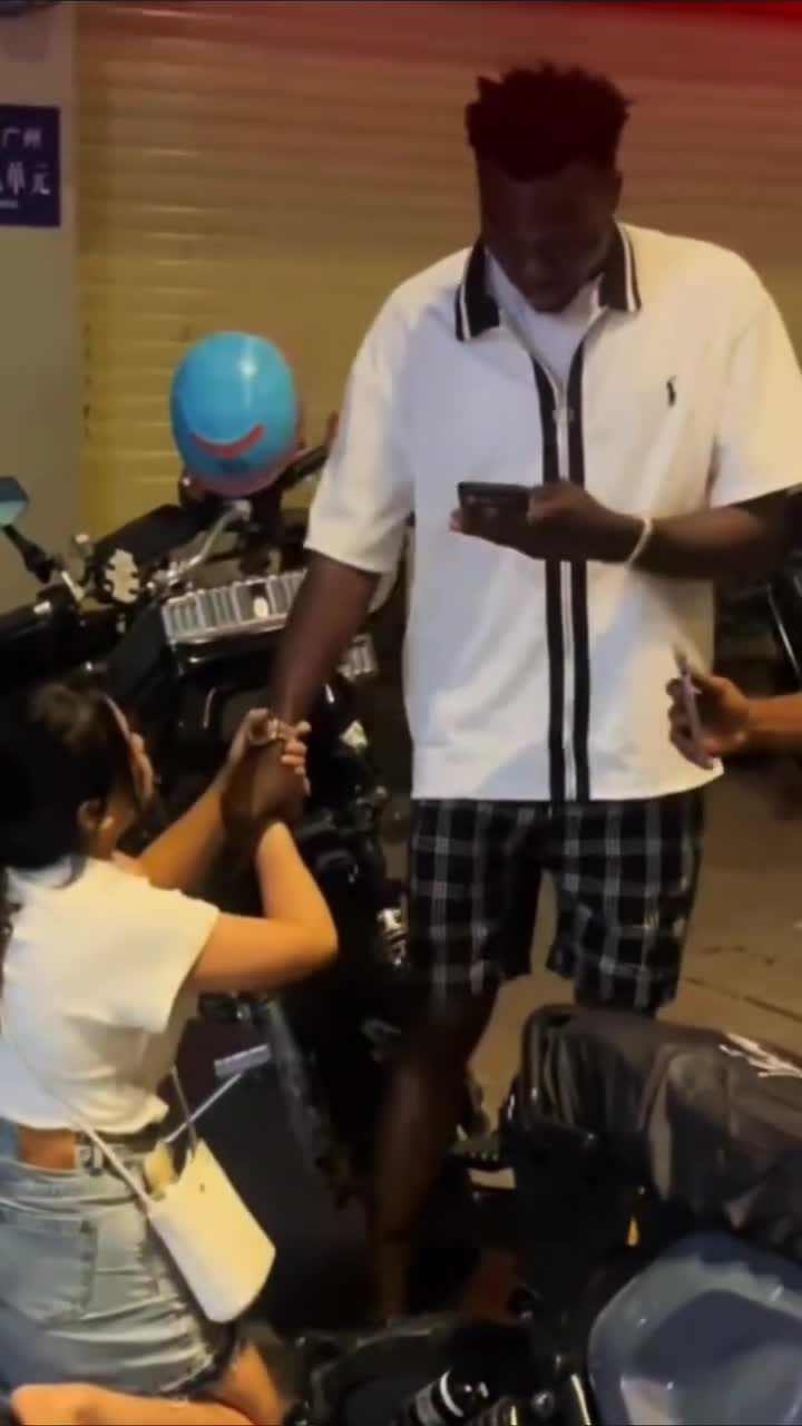 轻松一刻：油价上涨？赶紧买油条！